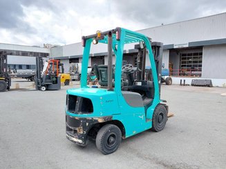 Four wheel front forklift Yale GDP25VX