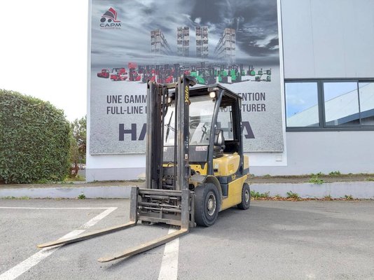 Four wheel front forklift Yale GDP25VX - 1