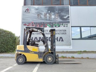 Four wheel front forklift Yale GDP25VX