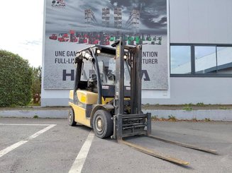 Four wheel front forklift Yale GDP25VX