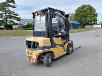 Four wheel front forklift Yale GDP25VX