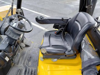 Four wheel front forklift Yale GDP25VX