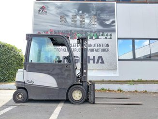 Four wheel front forklift Yale ERP30VL