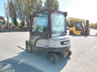 Four wheel front forklift Yale ERP30VL