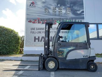 Four wheel front forklift Yale ERP30VL