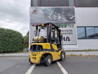 Four wheel front forklift Yale GLP25VX