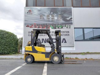 Four wheel front forklift Yale GLP25VX