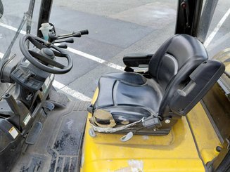 Four wheel front forklift Yale GLP25VX