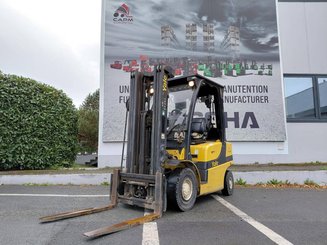 Four wheel front forklift Yale GLP25VX
