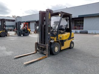 Four wheel front forklift Yale GLP25VX