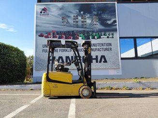 Three wheel front forklift Yale ERP18VTL