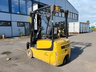Three wheel front forklift Yale ERP18VTL