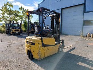 Three wheel front forklift Yale ERP18VTL