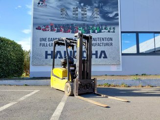 Three wheel front forklift Yale ERP18VTL