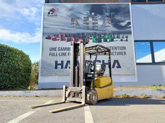 Three wheel front forklift Yale ERP18VTL