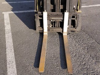 Three wheel front forklift Yale ERP18VTL