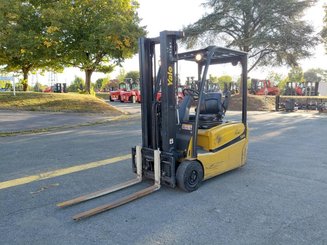 Three wheel front forklift Yale ERP18VTL