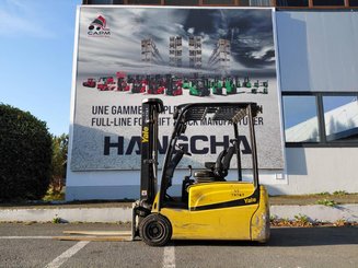 Three wheel front forklift Yale ERP18VTL