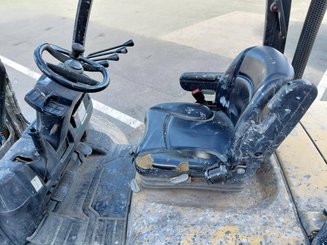 Four wheel front forklift Yale GDP35VX