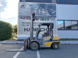 Four wheel front forklift Yale GDP35VX