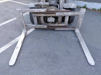 Four wheel front forklift Yale GDP35VX