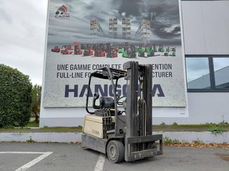 Three wheel front forklift Crown SC30-16