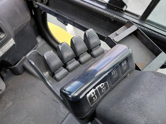 Four wheel front forklift Yale GDP60VX - 14