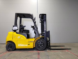 Four wheel front forklift Hangcha XE25i ( CPD25-XEY2HA-SI )