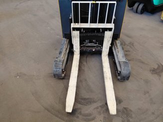 Reach truck Yale MR14