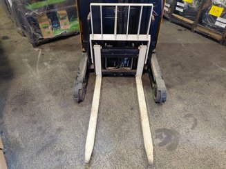 Reach truck Yale MR10E