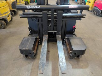 Multi-directional retractable mast reach truck Mitsubishi RBM25N2