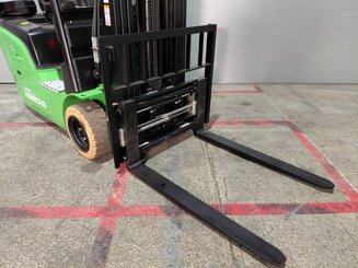 Three wheel front forklift Hangcha XC3-20i (CPDS20-XCY2G-SI)