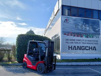 Four wheel front forklift Hangcha XF25D-2 (CPCD25-X2H7F1)