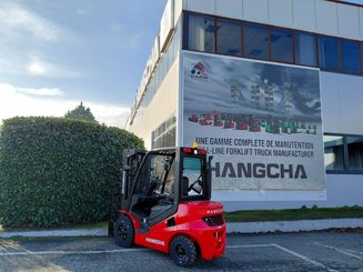 Four wheel front forklift Hangcha XF25D-2 (CPCD25-X2H7F1)