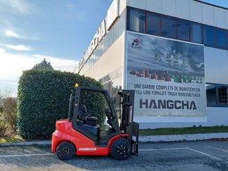 Four wheel front forklift Hangcha XF25D-2 (CPCD25-X2H7F1)
