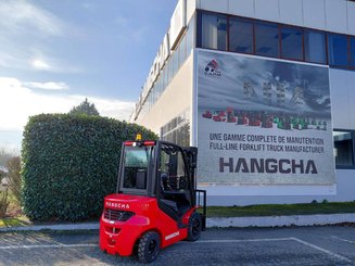 Four wheel front forklift Hangcha XF25D-2 (CPCD25-X2H7F1)