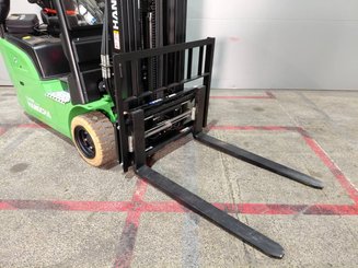 Three wheel front forklift Hangcha XC3-20i (CPDS20-XCY2G-SI)