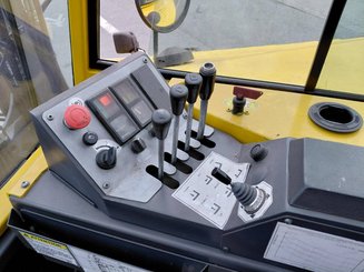 Multidirectional sideloader Combilift C4000