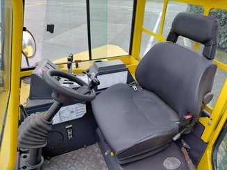 Multidirectional sideloader Combilift C4000