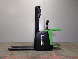 Stacker truck with folding platform Hangcha CDD16-XT1S-SiL