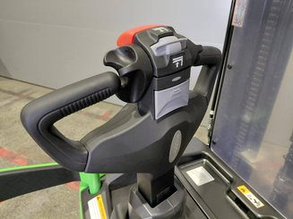 Stacker truck with folding platform Hangcha CDD16-XT1S-SiL