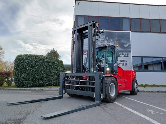 Four wheel front forklift Kalmar DCG160-12T - 1