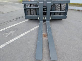 Four wheel front forklift Kalmar DCG160-12T