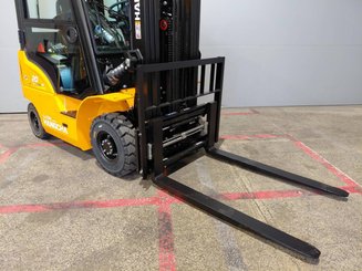 Four wheel front forklift Hangcha XE20Ci ( CPD20-XEXY2HA-SI )