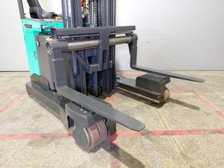 Multi-directional retractable mast reach truck Mitsubishi RBM25 N3